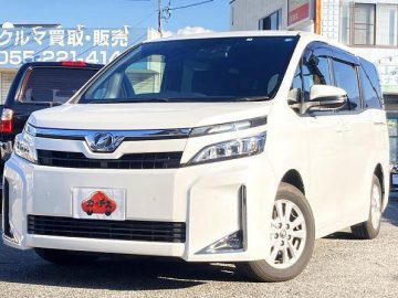 2019 TOYOTA VOXY X